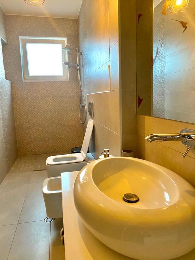 Cozy Lake Front Flat Bequeme Wohnung An Der See Pogradec Zewnętrze zdjęcie