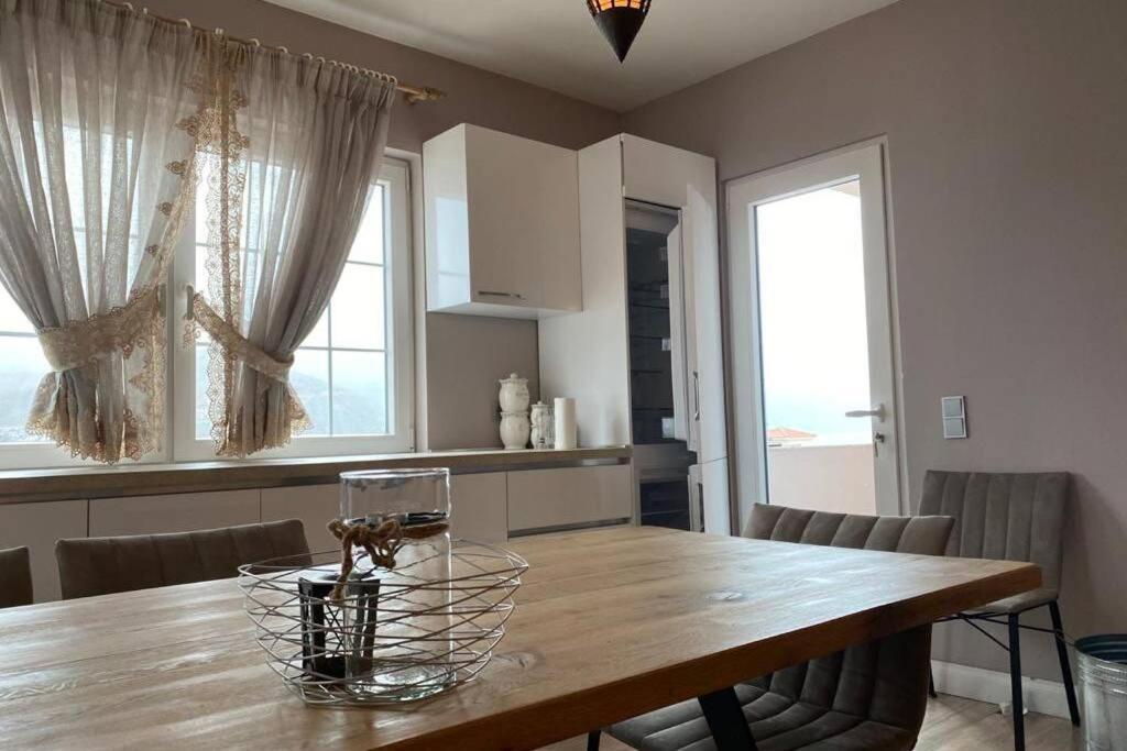 Cozy Lake Front Flat Bequeme Wohnung An Der See Pogradec Zewnętrze zdjęcie