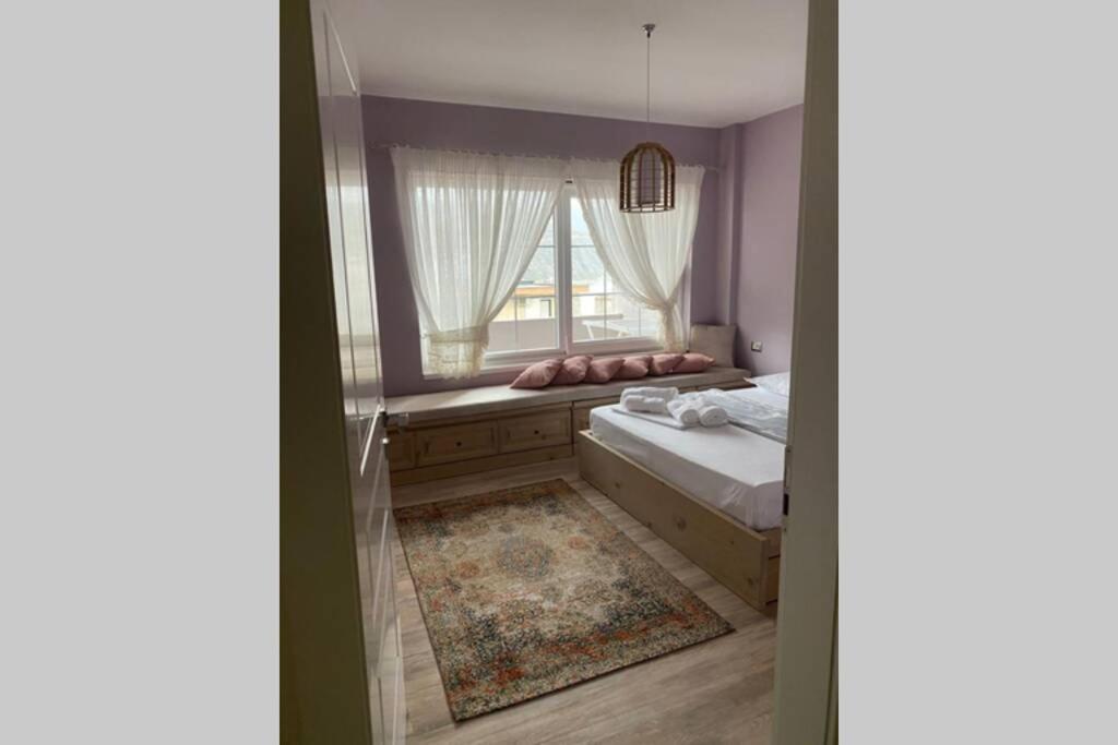 Cozy Lake Front Flat Bequeme Wohnung An Der See Pogradec Zewnętrze zdjęcie