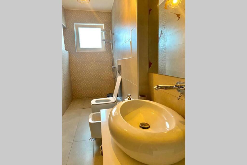 Cozy Lake Front Flat Bequeme Wohnung An Der See Pogradec Zewnętrze zdjęcie